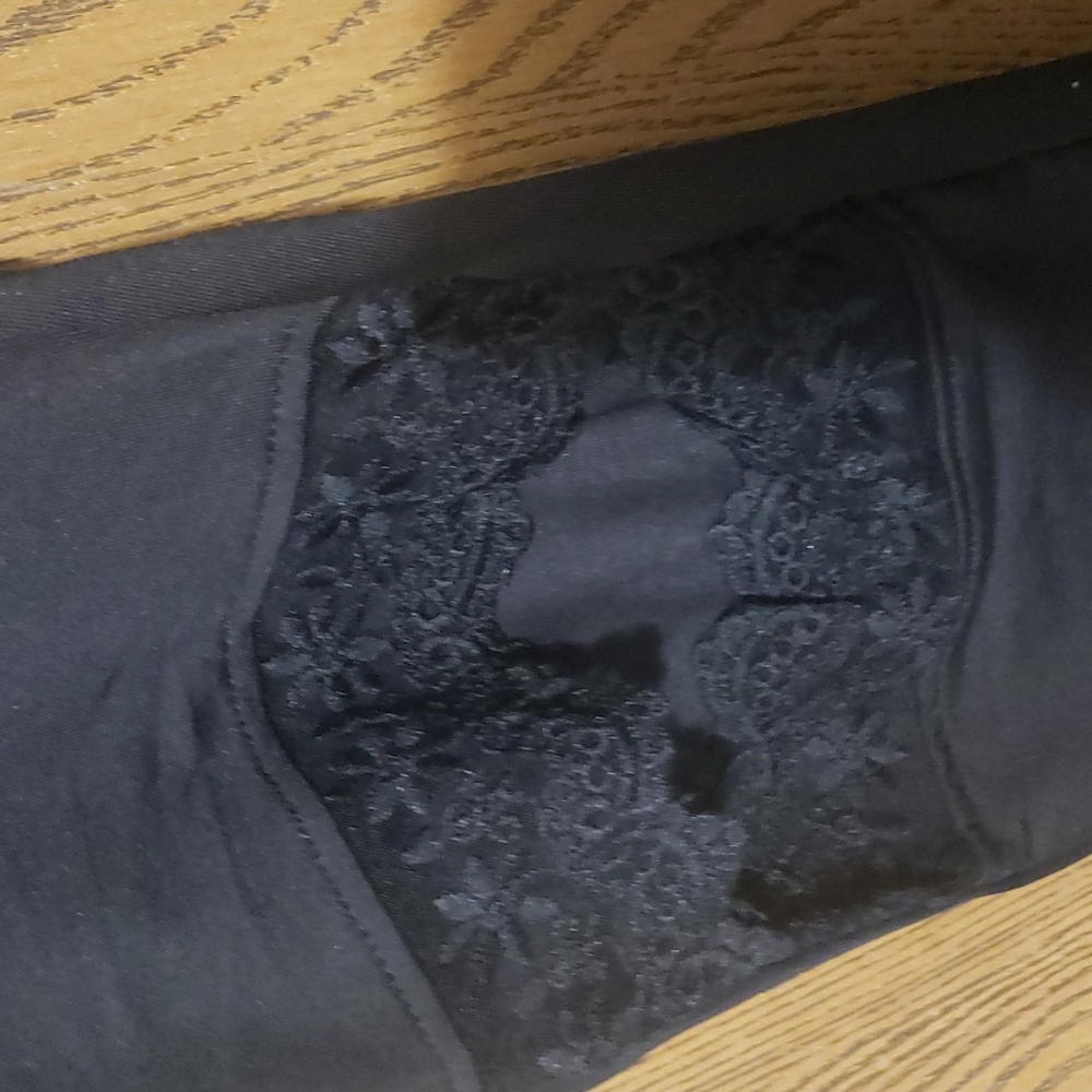 ♥️New boutique cut out lace leggings - Picture 7 of 12